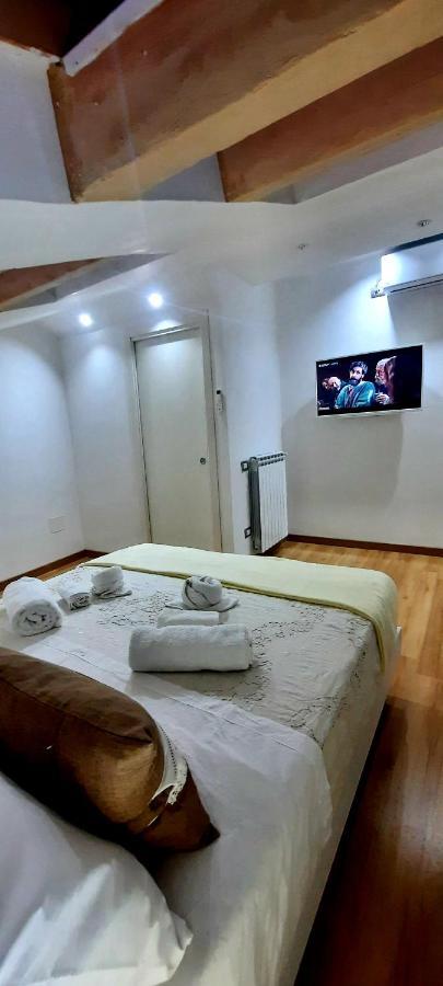 La Mansarda Suite ベネヴェント エクステリア 写真