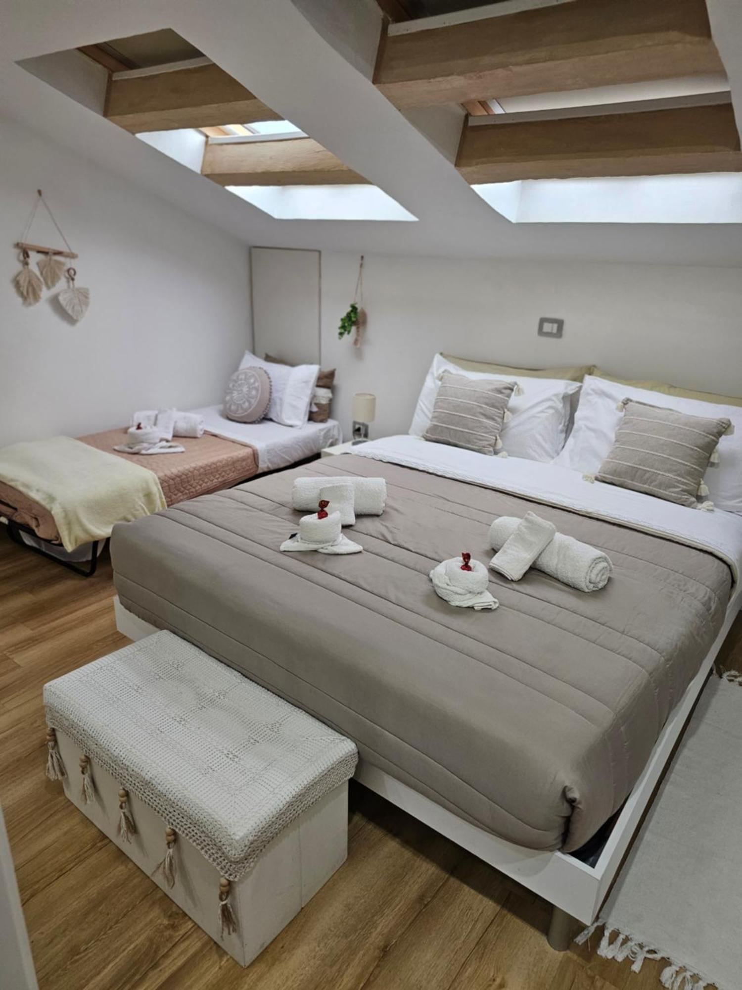 La Mansarda Suite ベネヴェント エクステリア 写真