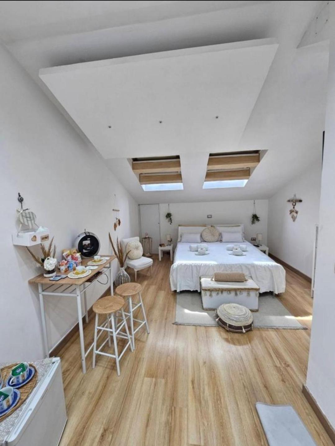 La Mansarda Suite ベネヴェント エクステリア 写真